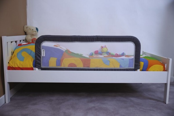 Складной защитный барьер на металлическом каркасе 106 см Safety 1st Portable Bed rail Safety  - фото